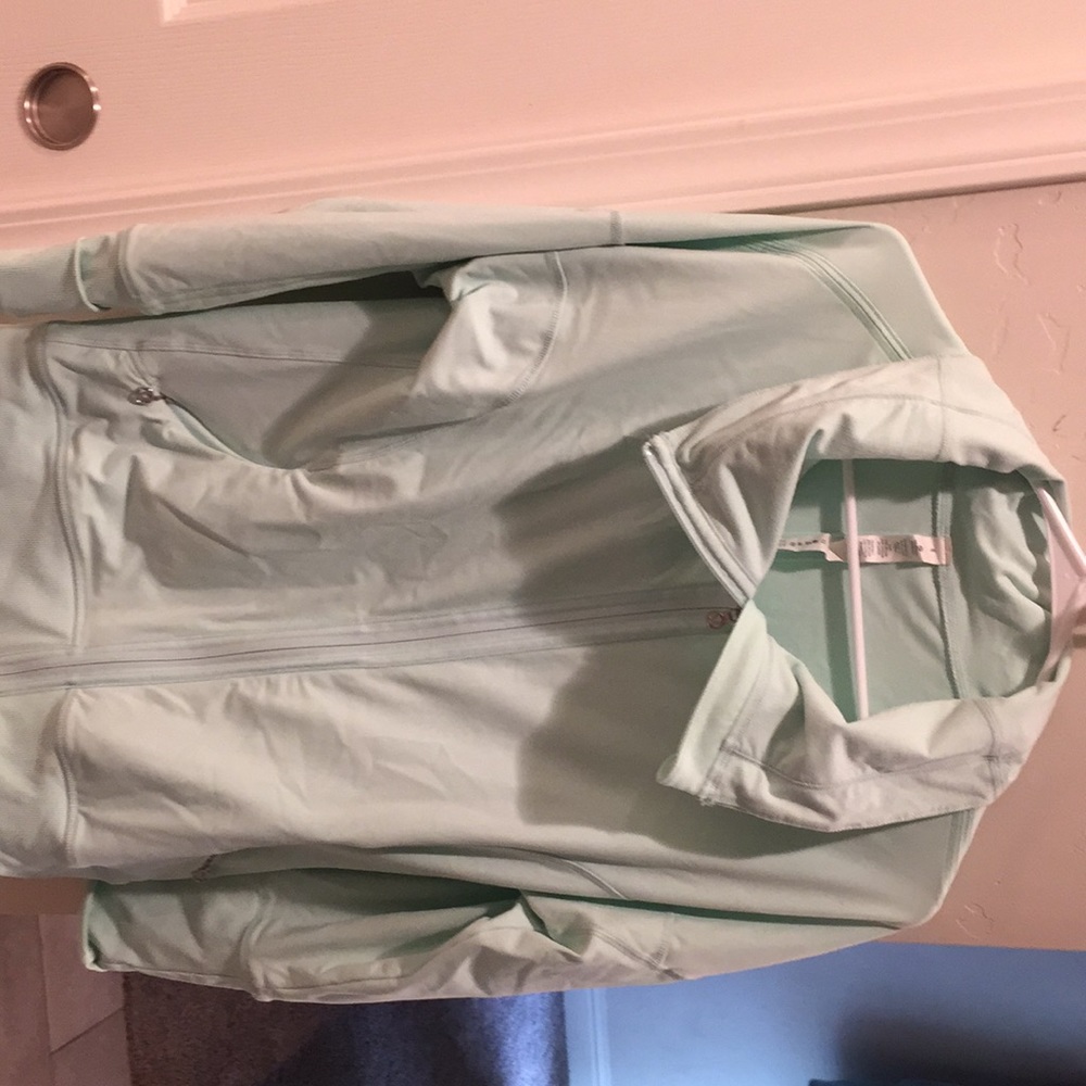 Lululemon 8 sea foam/light green zip jacket